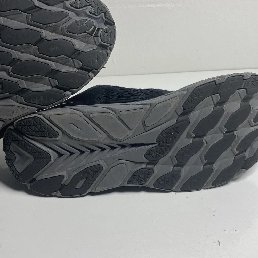 Hoka One One Clifton 8 Men's Running Shoes Size 13D, Black Training Sneakers
